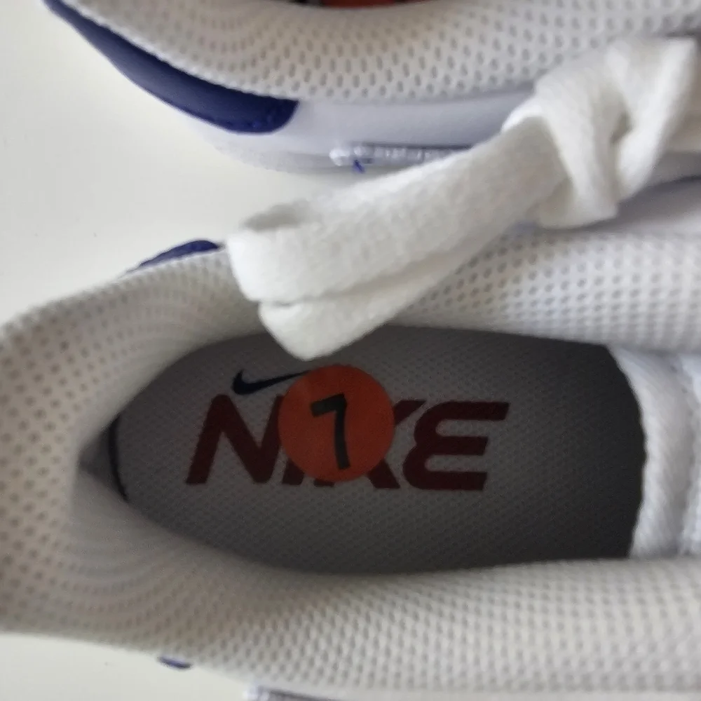 Nike Air Force 1 LV8